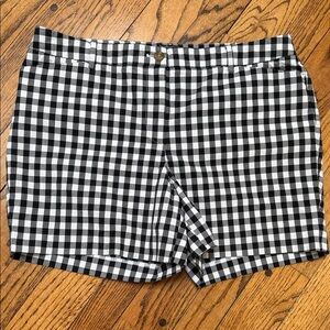 Talbots sz 12 The Perfect Short Black White gingham shorts; 97% cotton; 3% spand